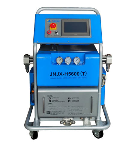聚脲噴涂機(jī)廠家哪家好運輸車噴涂聚脲(圖1) H5600T-PLC聚脲噴涂機(jī)