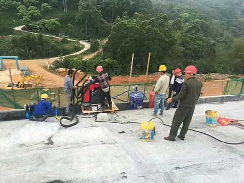 聚脲樓頂防水噴涂機(jī)器(圖1) 聚脲樓頂防水噴涂機(jī)器施工案例